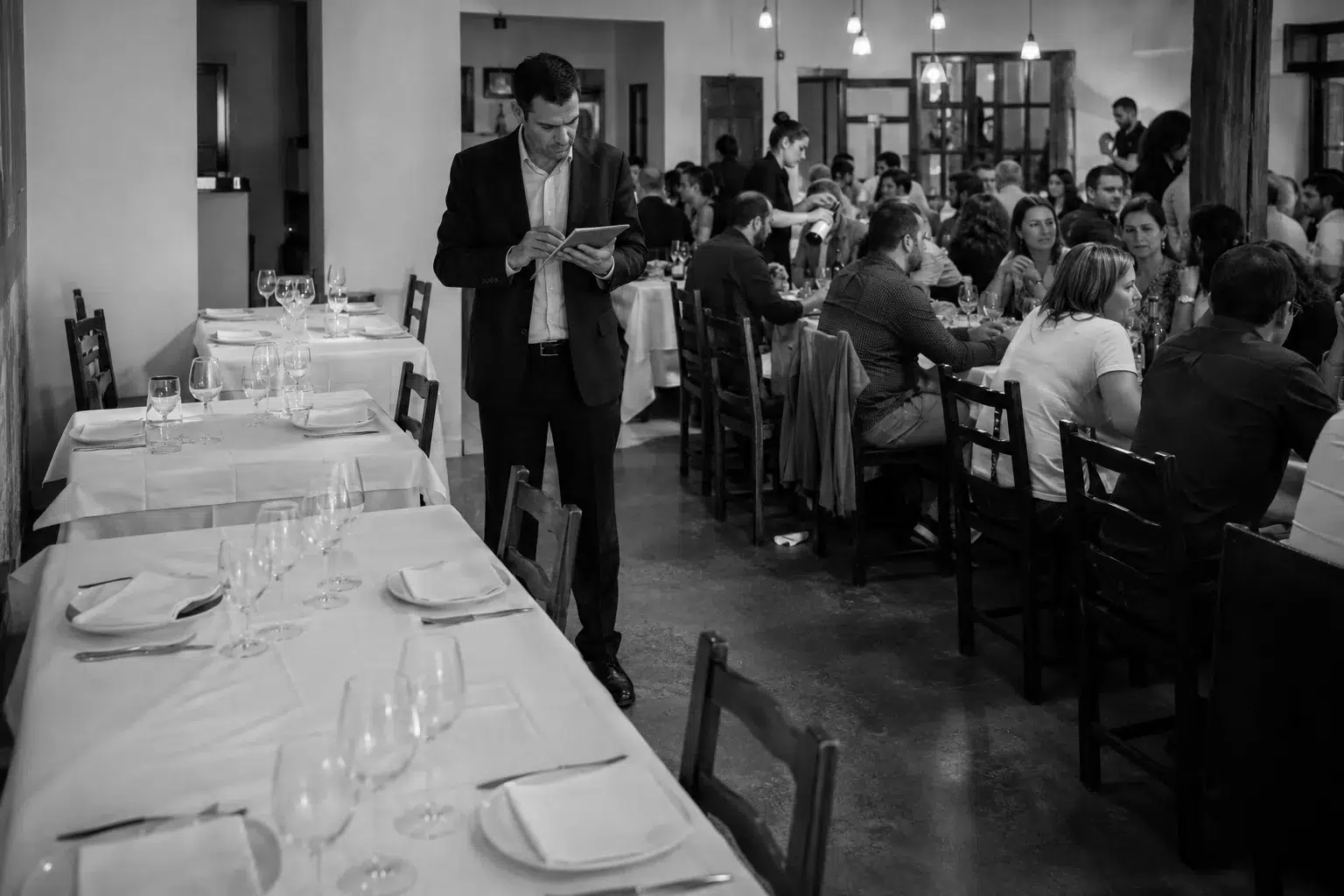 Cómo aumentar las reservas de un restaurante con Revenue Management: mejora la demanda, la conversión y la ocupación sin depender de descuentos.